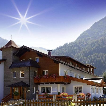 Wohlfuehlhotel Berg Heil Holzgau Εξωτερικό φωτογραφία