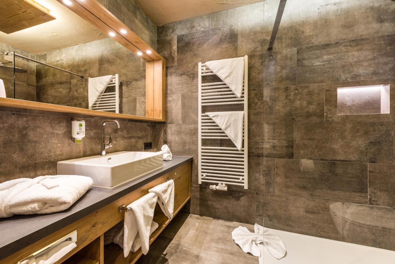 Wohlfuehlhotel Berg Heil Holzgau Εξωτερικό φωτογραφία