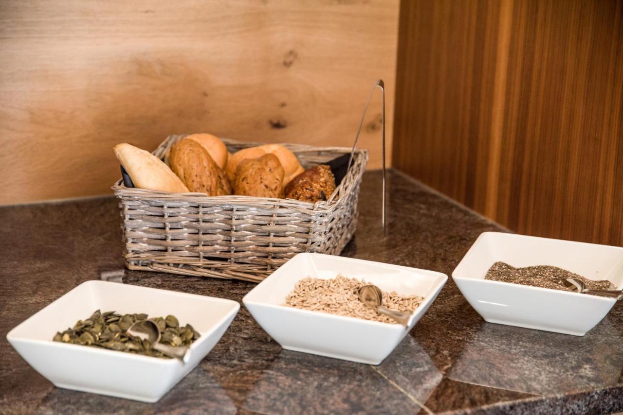 Wohlfuehlhotel Berg Heil Holzgau Εξωτερικό φωτογραφία