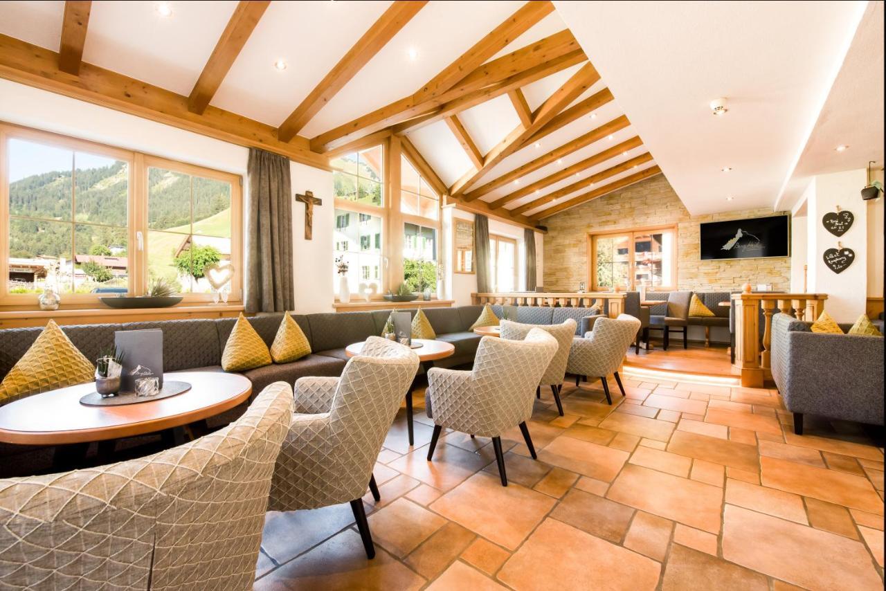 Wohlfuehlhotel Berg Heil Holzgau Εξωτερικό φωτογραφία