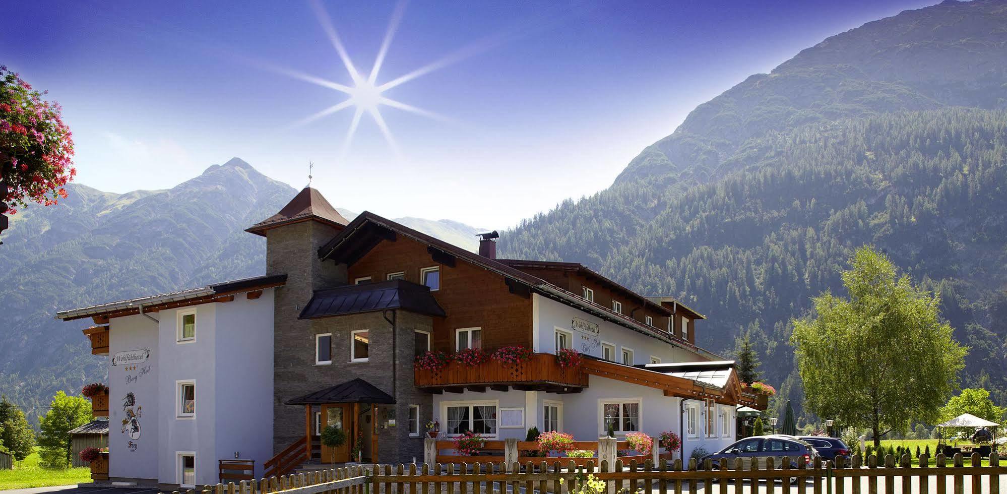 Wohlfuehlhotel Berg Heil Holzgau Εξωτερικό φωτογραφία