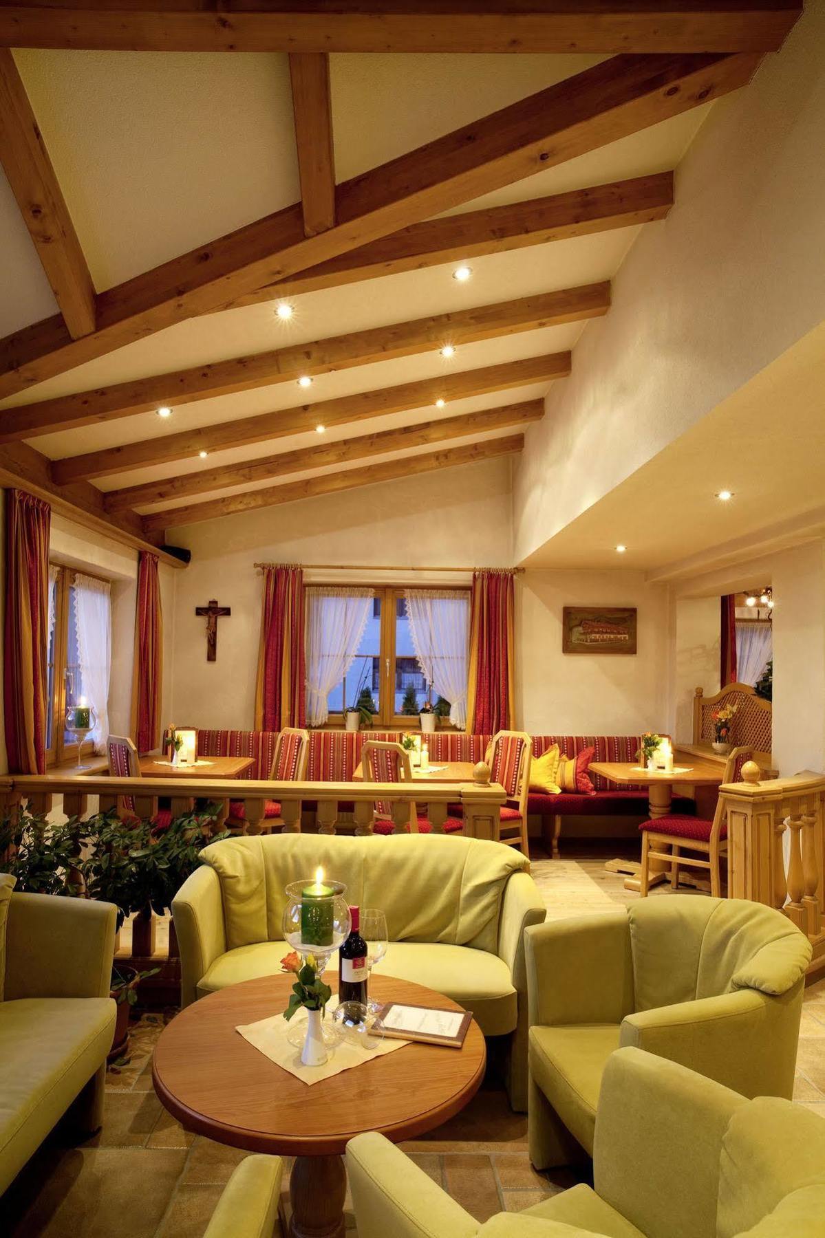 Wohlfuehlhotel Berg Heil Holzgau Εξωτερικό φωτογραφία
