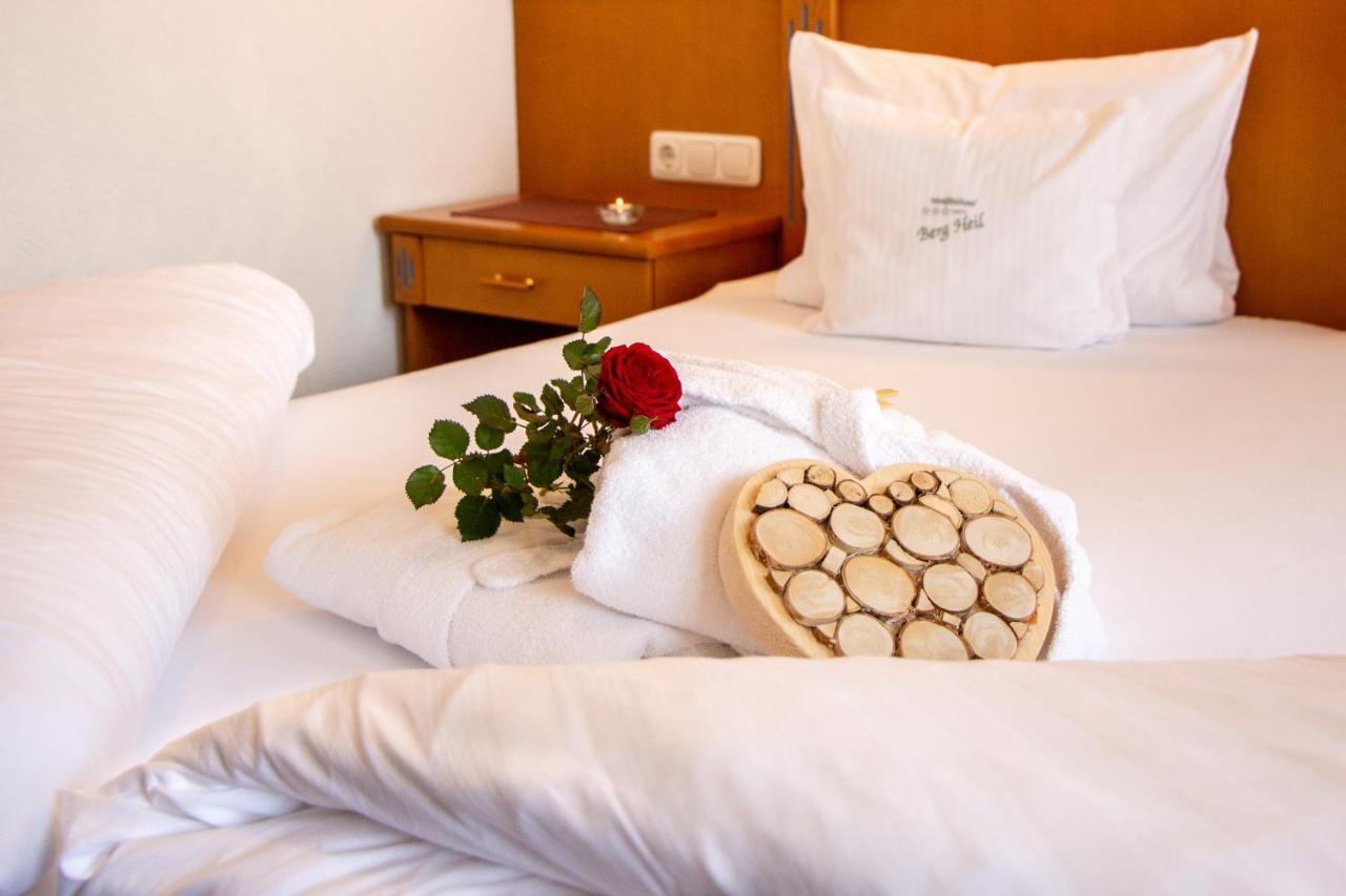 Wohlfuehlhotel Berg Heil Holzgau Εξωτερικό φωτογραφία