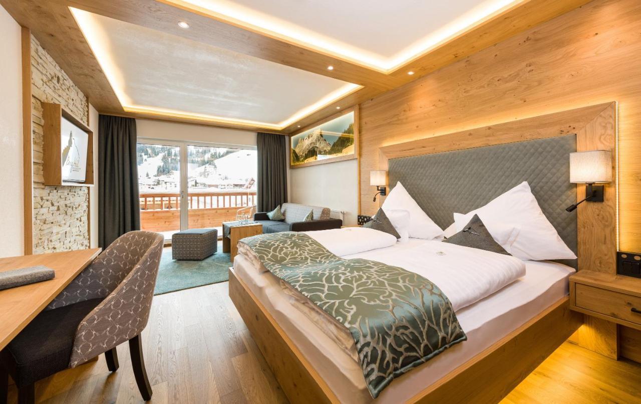 Wohlfuehlhotel Berg Heil Holzgau Εξωτερικό φωτογραφία